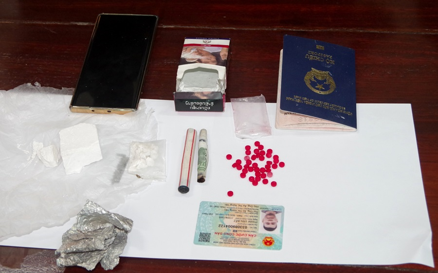 Bắt đối tượng mua ma túy từ Lào mang về Việt Nam